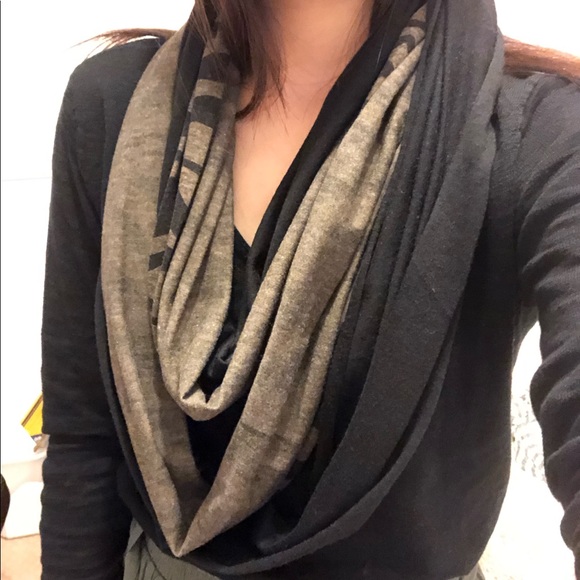 Fashion Scarves Duo - Picture 4 of 4